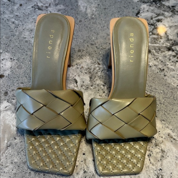 NWOB Rienda Sage Green Woven and Wood Heeled Sandals - Picture 3 of 9